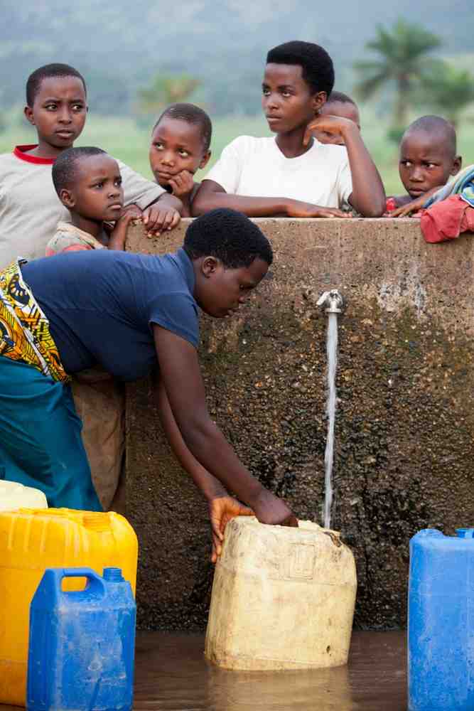 NGOs & HUMANITARIAN AID